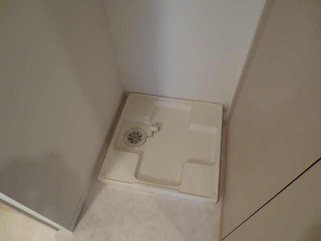 物件内観写真11　(洗濯機置場)