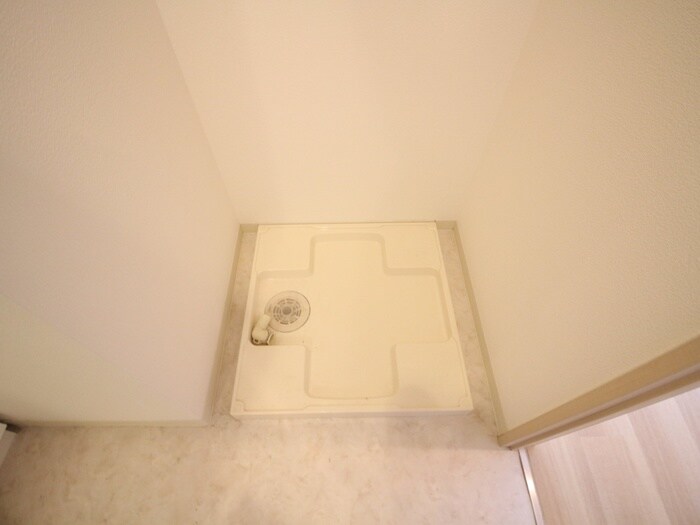 物件内観写真12　(洗濯機置場)