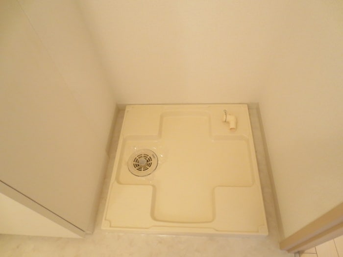 物件内観写真16　(洗濯機置場)