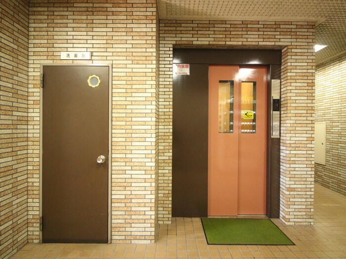 物件外観写真6　(建物設備)