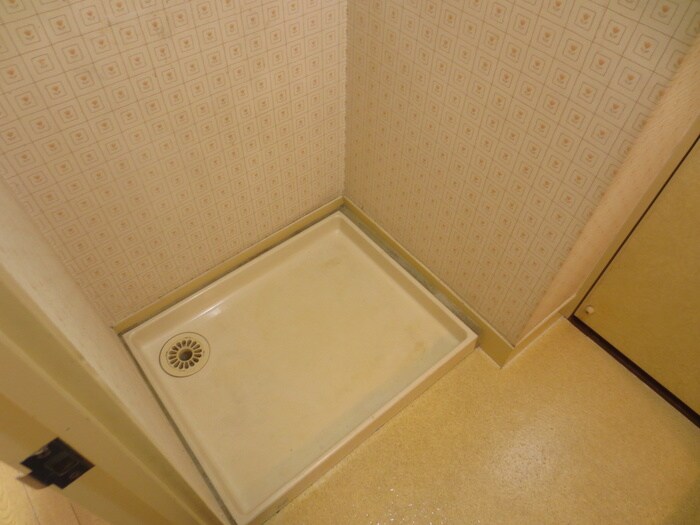 物件内観写真16　(洗濯機置場)