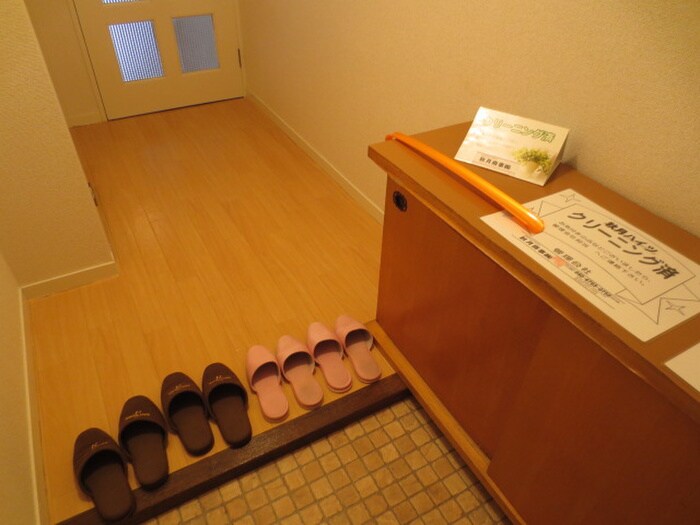 物件内観写真16　(玄関)