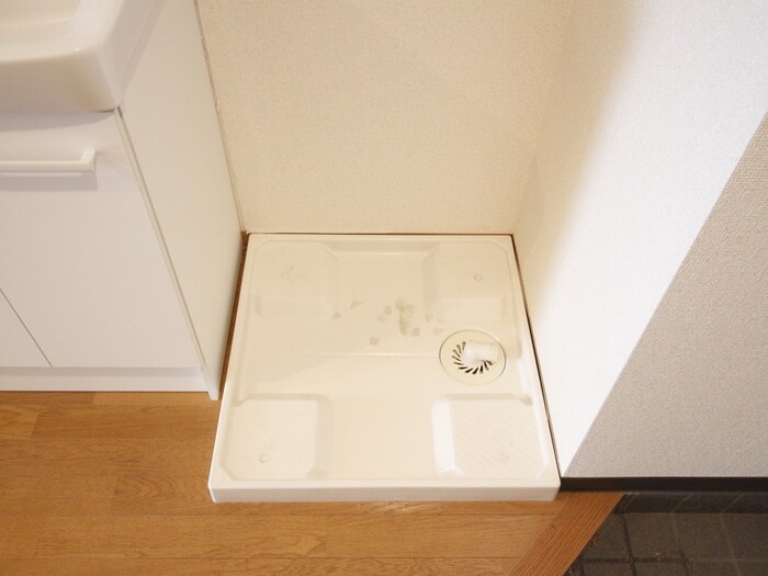 物件内観写真7　(洗濯機置場)