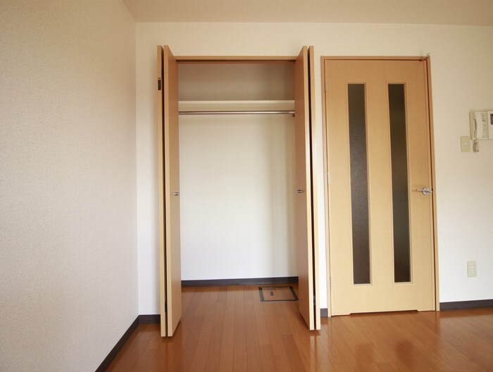 物件内観写真12　(収納)