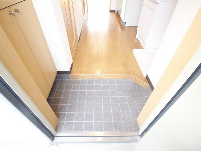 物件内観写真18　(玄関)