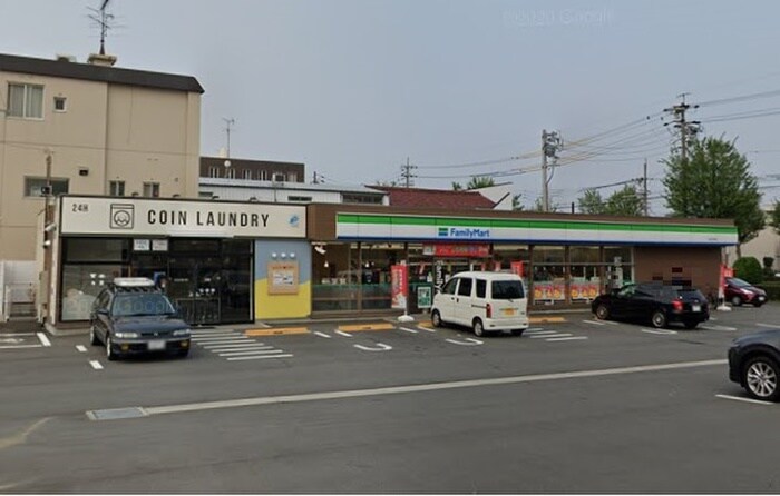 ファミリーマート中川舟戸店