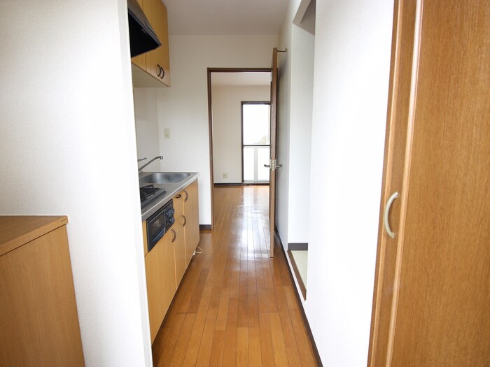 物件内観写真10　(廊下)