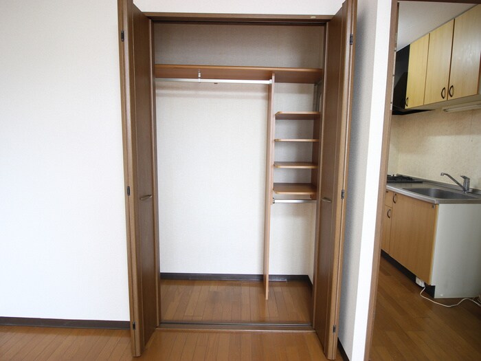 物件内観写真13　(収納)