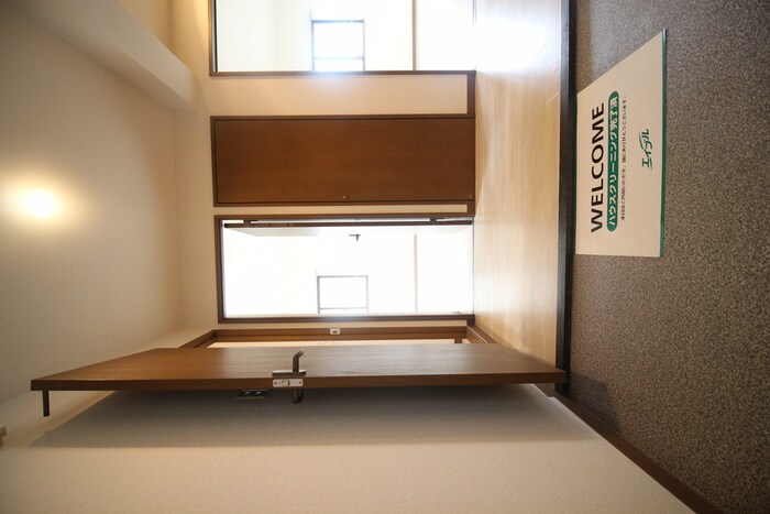 物件内観写真6　(玄関)