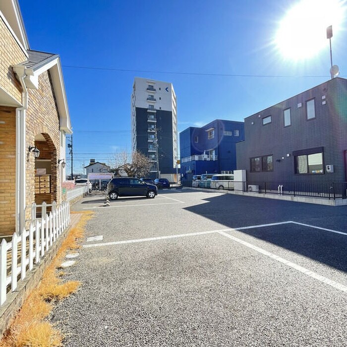 物件外観写真4　(駐車場)