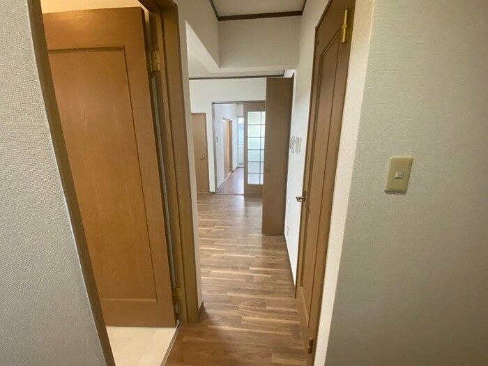 物件内観写真16　(廊下)