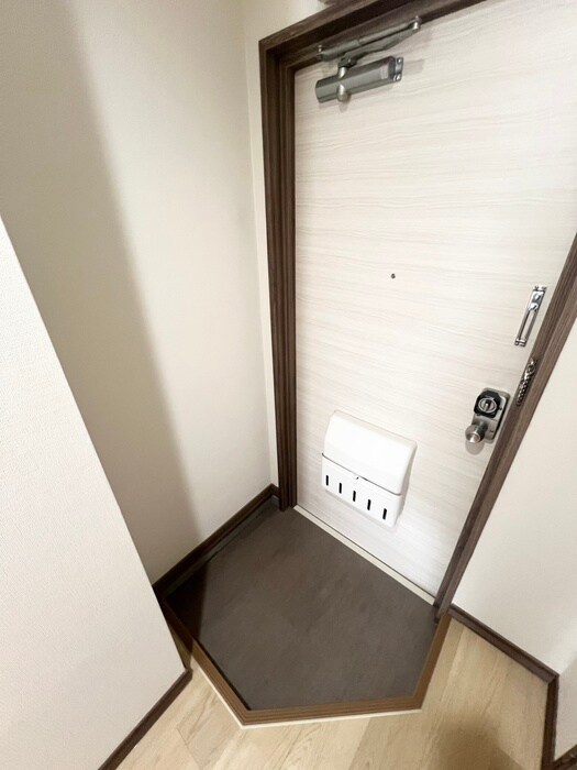 物件内観写真18　(玄関)