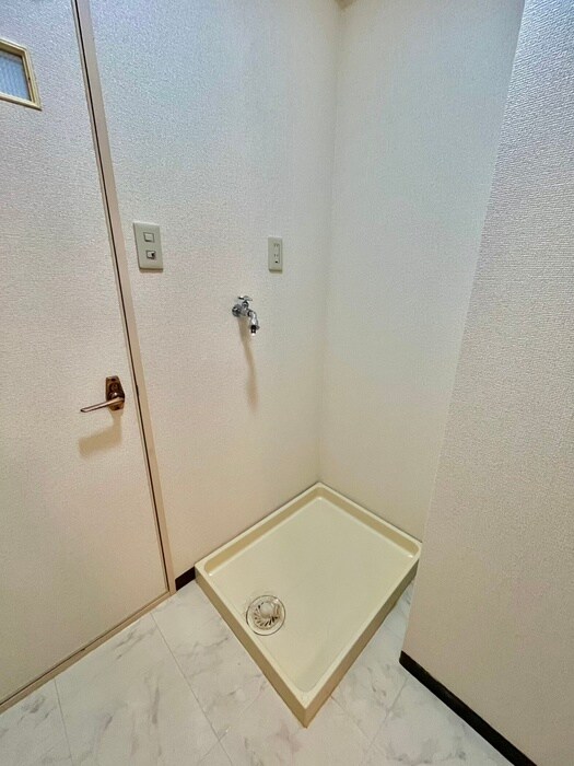 物件内観写真13　(洗濯機置場)