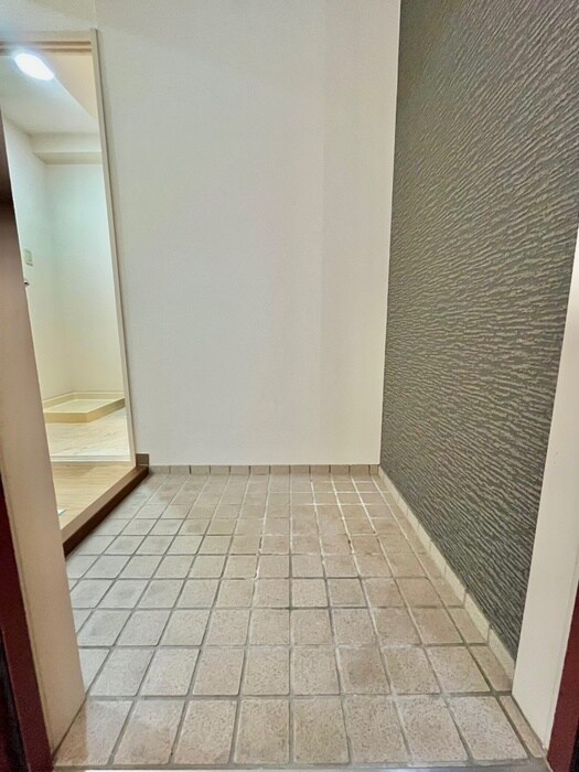 物件内観写真16　(玄関)