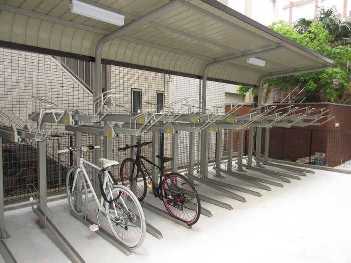 物件外観写真5　(駐輪場)