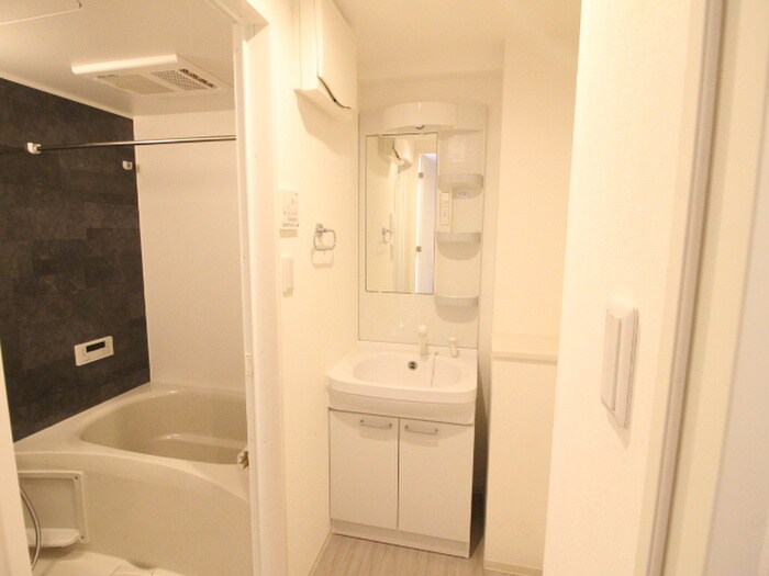 物件内観写真9　(洗面)