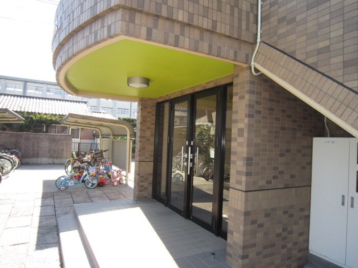 物件外観写真6　(駐輪場)