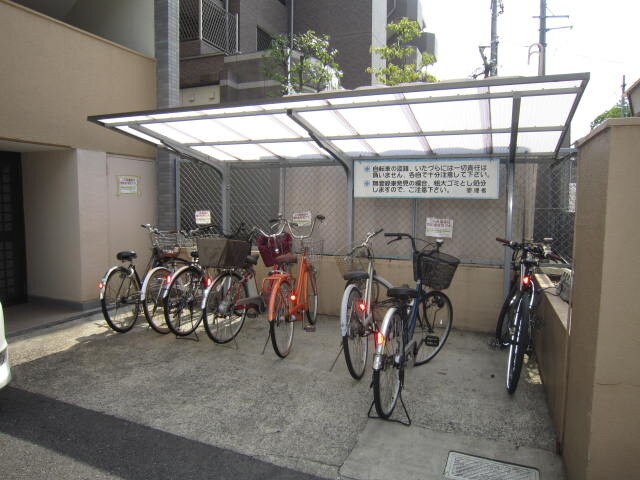 物件外観写真3　(駐輪場)