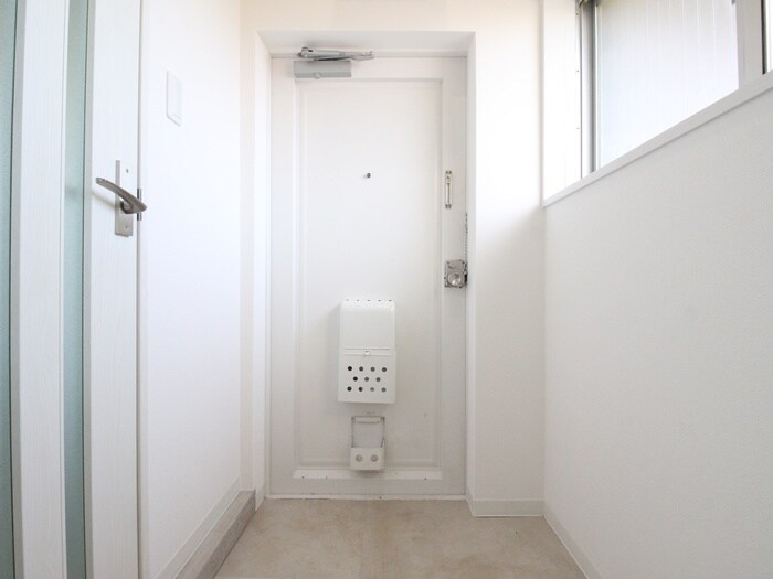 物件内観写真18　(玄関)