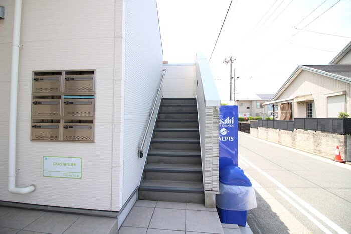 物件外観写真5　(エントランス部分)