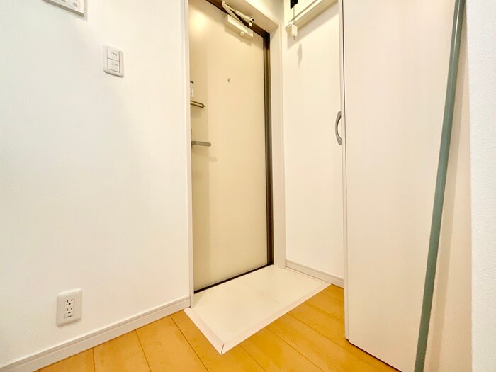 物件内観写真17　(玄関)