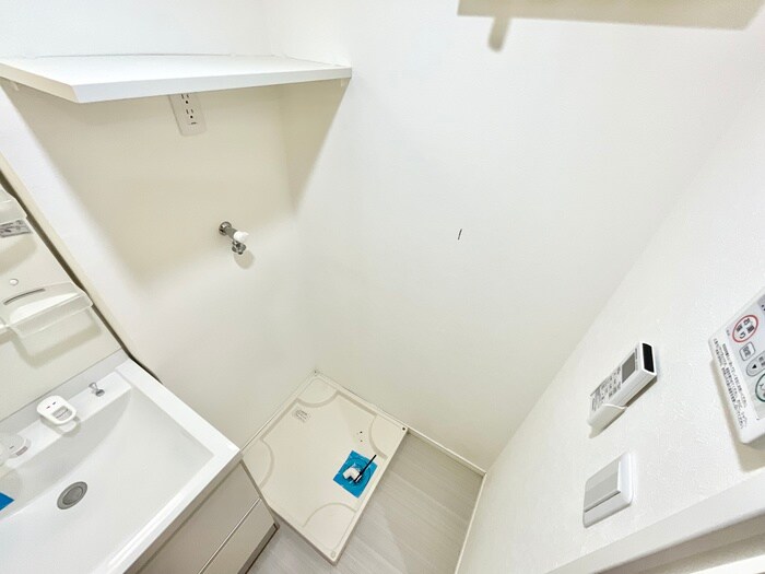 物件内観写真14　(洗濯機置場)