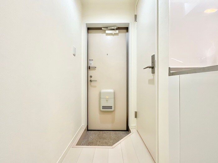 物件内観写真18　(玄関)