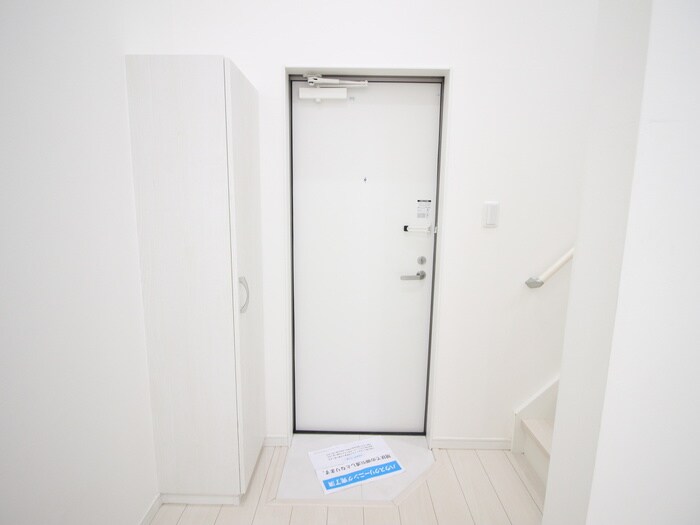 物件内観写真14　(玄関)