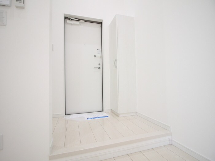 物件内観写真18　(玄関)