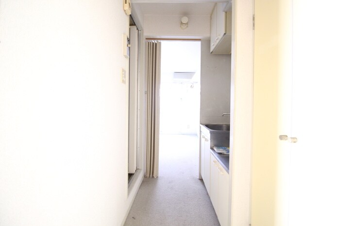 物件内観写真16　(玄関)