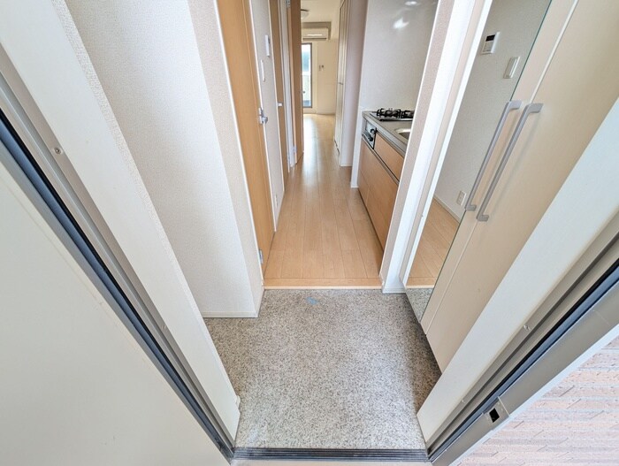 物件内観写真18　(玄関)