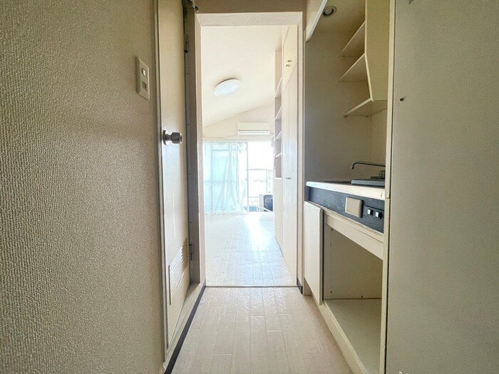 物件内観写真11　(廊下)