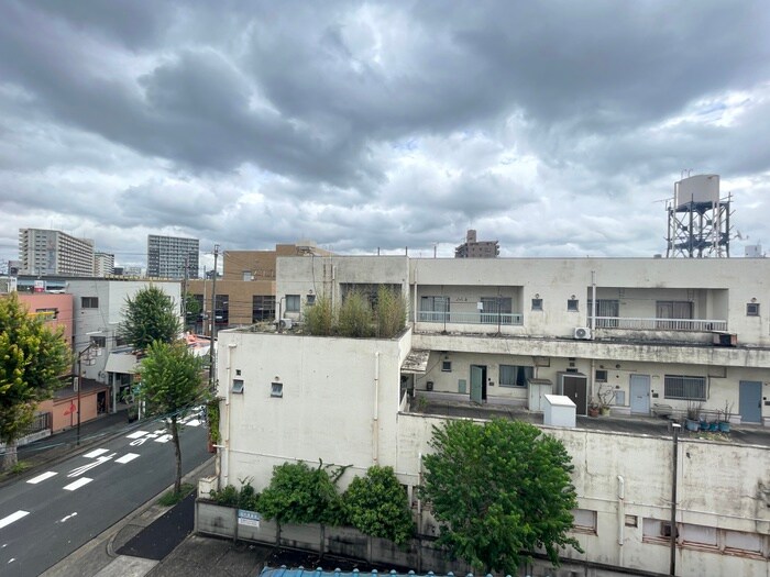 物件内観写真22　(室内からの展望)