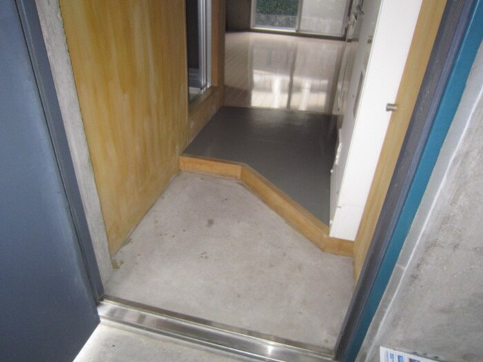 物件内観写真14　(玄関)