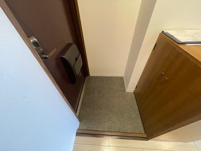 物件内観写真16　(玄関)