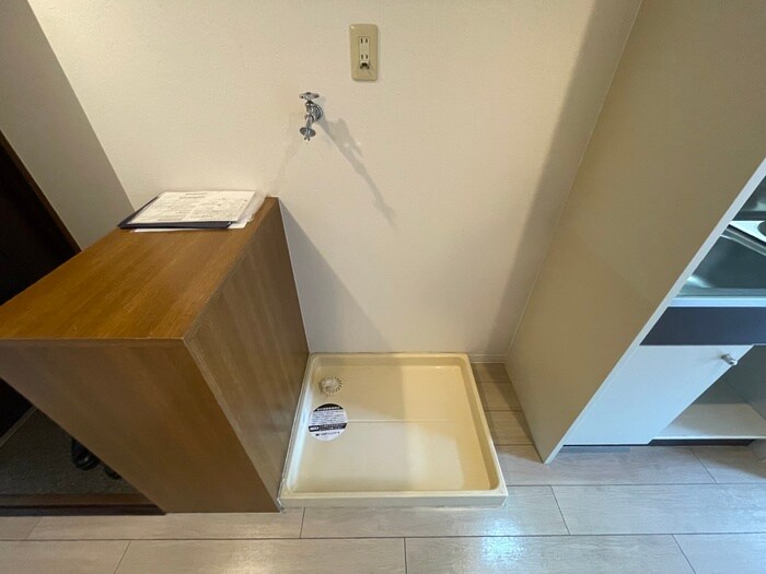 物件内観写真18　(洗濯機置場)