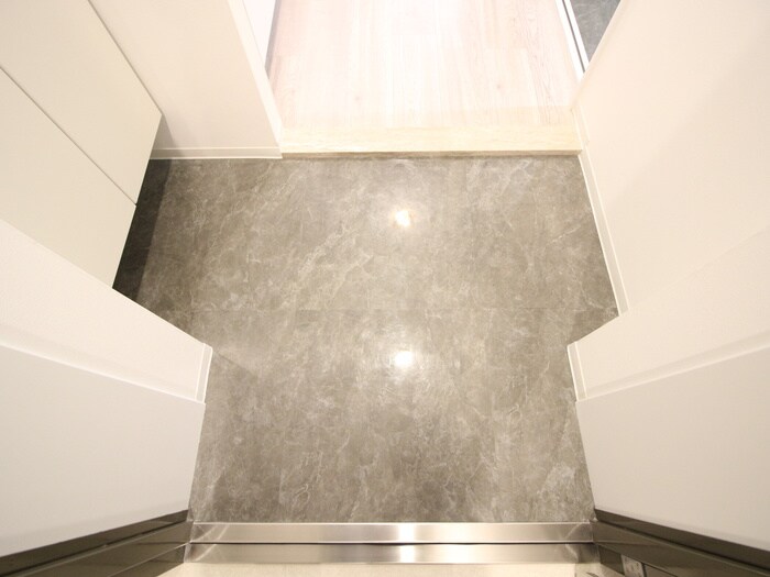 物件内観写真17　(玄関)