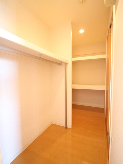 物件内観写真10　(収納)