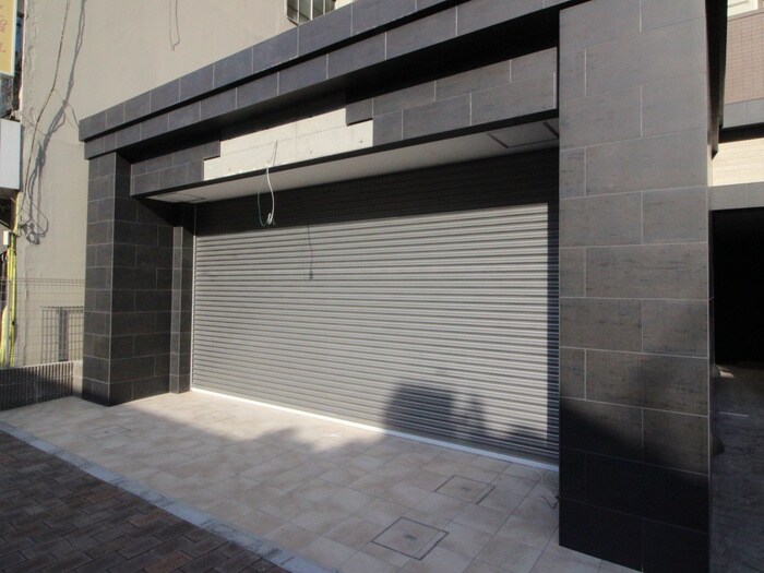 物件外観写真6　(エントランス部分)