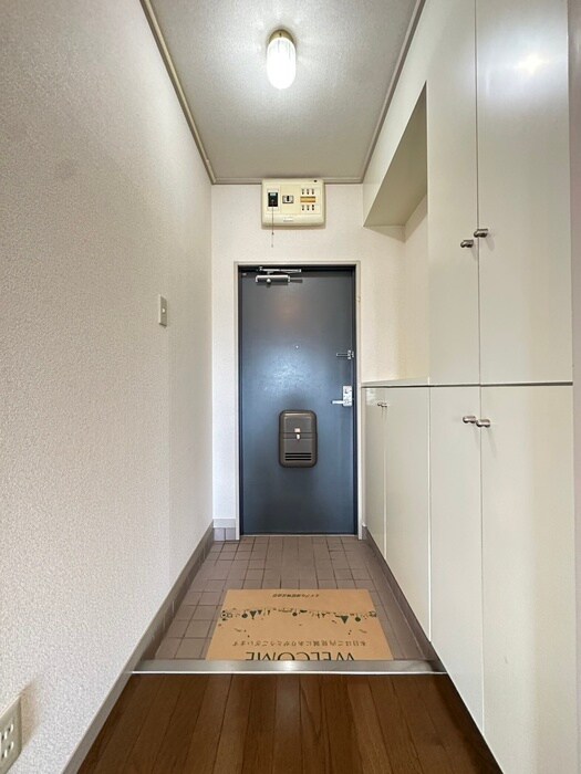 物件内観写真17　(玄関)