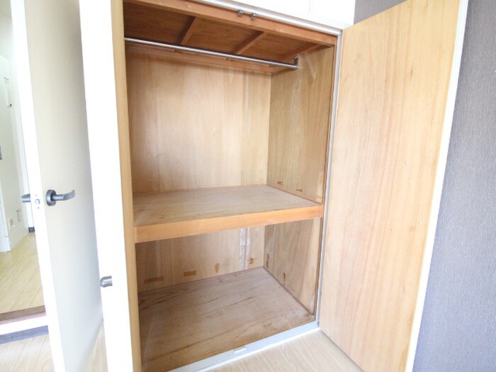 物件内観写真12　(収納)