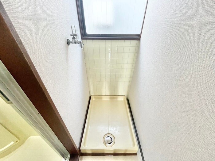 物件内観写真18　(洗濯機置場)