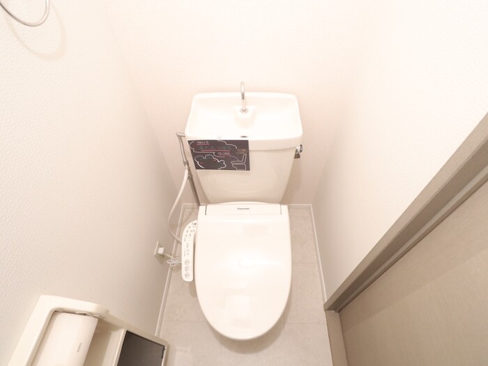 物件内観写真9　(トイレ)