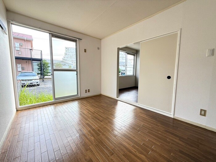 物件内観写真8　(居室)