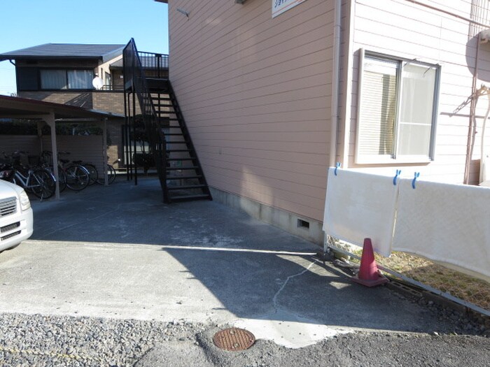 物件外観写真6　(エントランス部分)