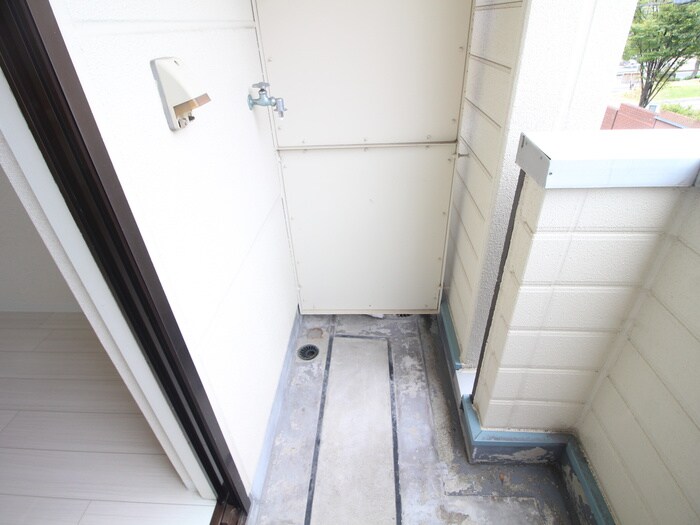 物件内観写真14　(洗濯機置場)