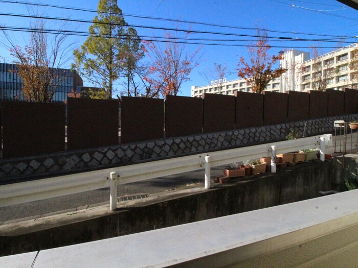 物件内観写真22　(室内からの展望)