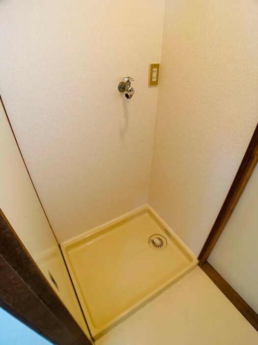 物件内観写真7　(洗濯機置場)