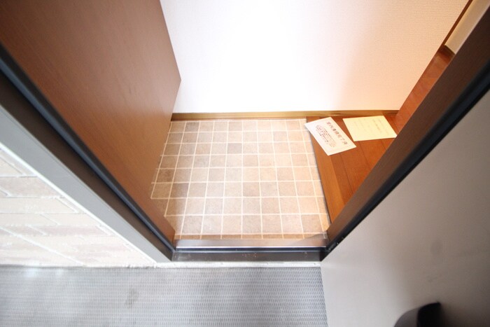 物件内観写真14　(玄関)