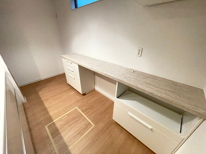 物件内観写真13　(収納)